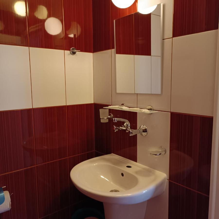 Guest House Olimpiya Sveti Vlas Bagian luar foto
