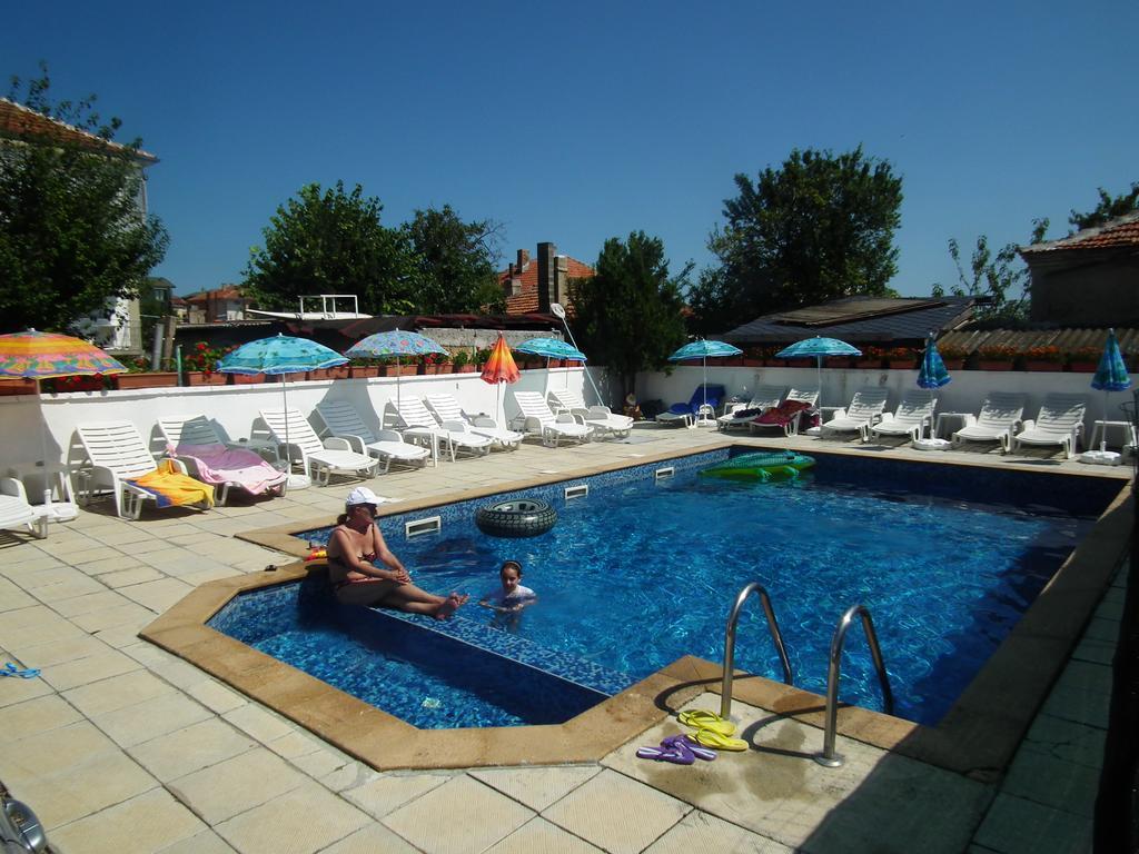 Guest House Olimpiya Sveti Vlas Bagian luar foto