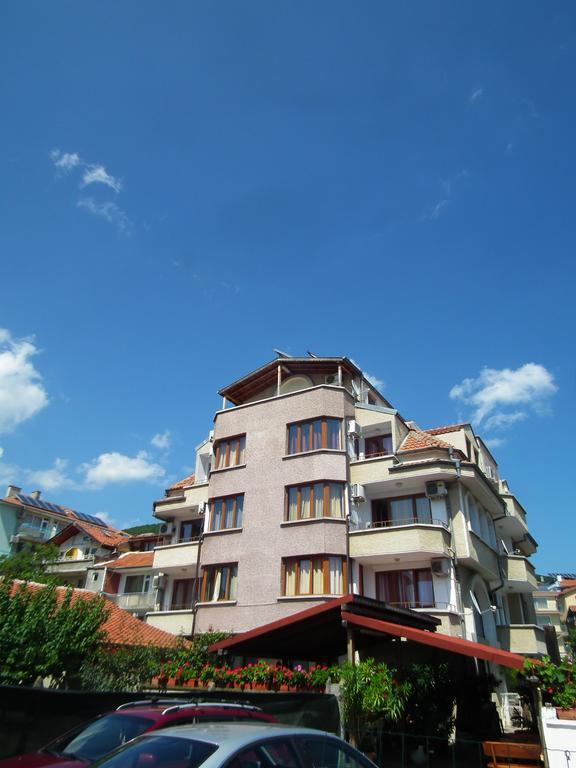 Guest House Olimpiya Sveti Vlas Bagian luar foto