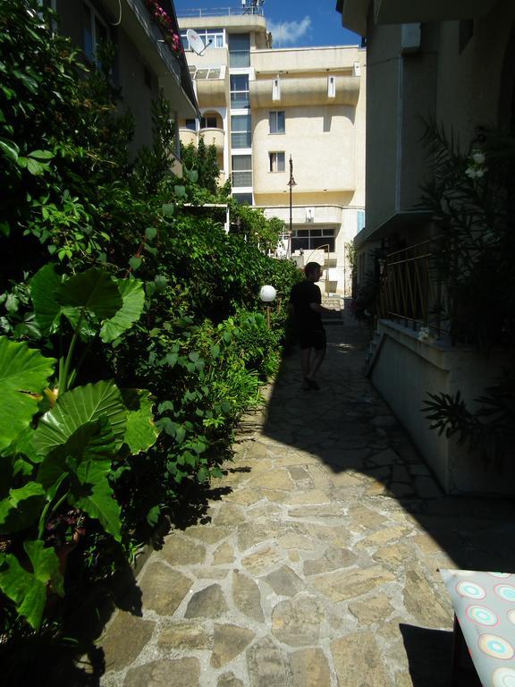 Guest House Olimpiya Sveti Vlas Bagian luar foto