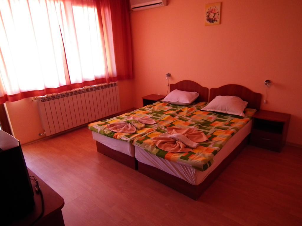 Guest House Olimpiya Sveti Vlas Bagian luar foto